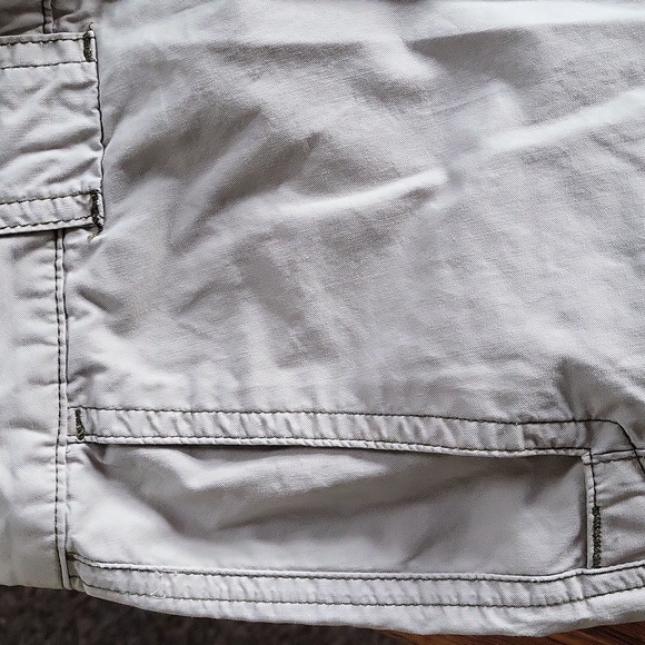 Columbia cargo pocket capris size 10 - Picture 4 of 5
